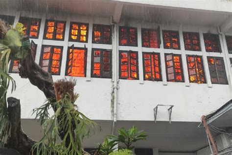 Breaking News Gedung Di Balai Kota Bandung Terbakar Asn Berhamburan