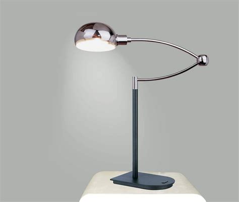 Modern Style Desk Lamp