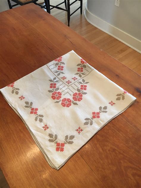 Vintage Hand Embroidered Bridge Table Tablecloth 36 Etsy