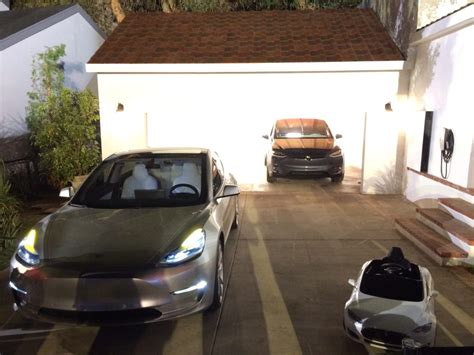 Tesla Model 3 prototype goes on rare outing during solar roof event ...