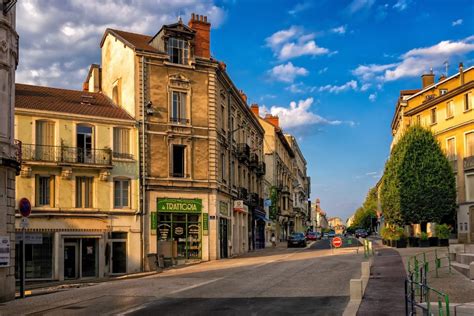 Pueblos Que Te Pagan Por Vivir En Francia Pueblosbonitos