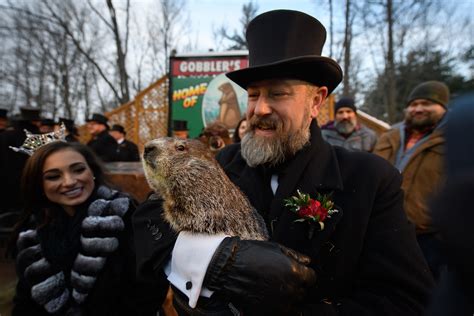 Groundhog Day: Punxsutawney Phil sees shadow, 6 more weeks of winter