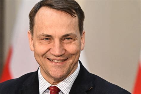 Sikorski Wielokrotnie chwaliłem Trumpa Minister ma pecha bo Internet