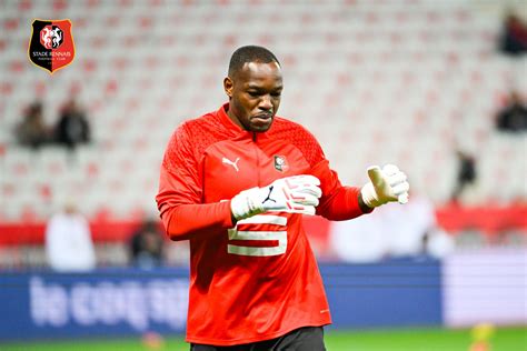 Stade Rennais Le Verdict Tombe Pour Mandanda Avant Panathina Kos