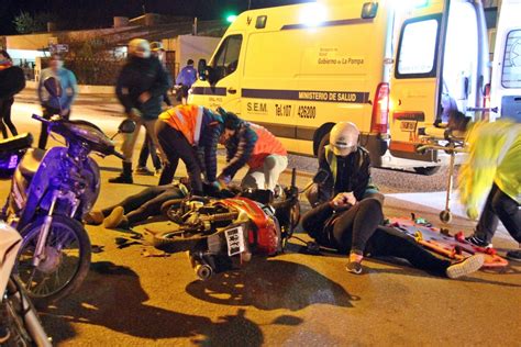 Choque De Motos Tres Personas Lesionadas