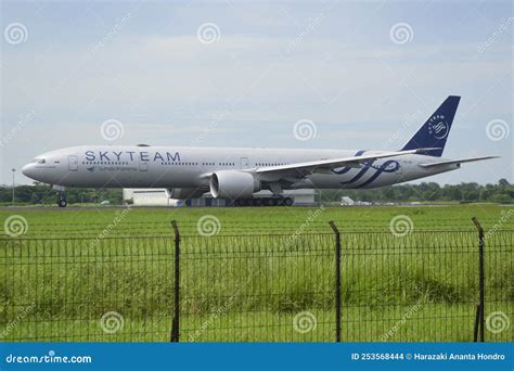 Garuda Indonesia Boeing Er With Skyteam Alliance Livery