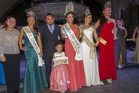 Diálogo Sin Fronteras Karina Lara González reina del café 2013 en