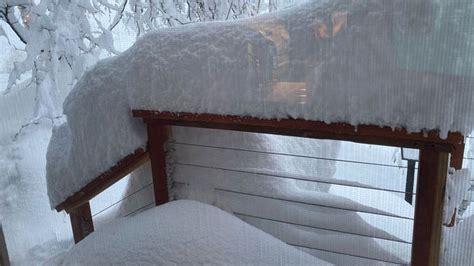 Watch A Train Bulldoze Through Feet Of Snow In Californias Donner Pass