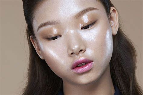 MAKEUP TREND DISSECTION: FLAWLESS KOREAN GLASS SKIN GLOWING WITH HEALTH ...