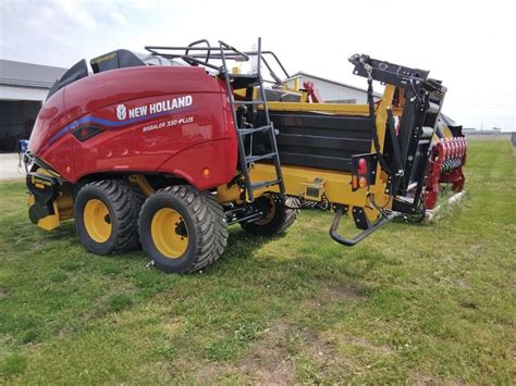 New Holland Bigbaler Plus Large Square Balers Plus Baler