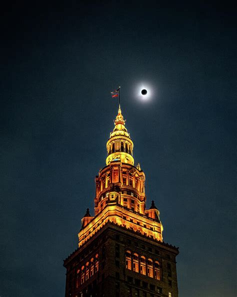 2024 Total Solar Eclipse in Cleveland, Ohio Photograph by Alexander ...