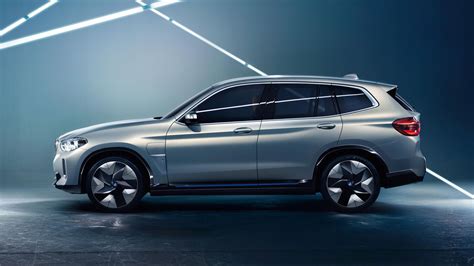 BMW shows off electric X3 concept with 250-mile range