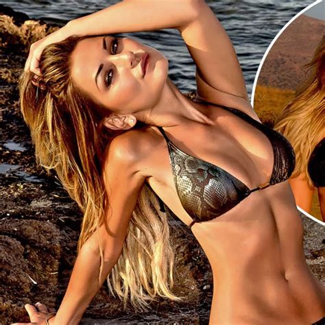 7 Hot Sexy Karis Thomas Bikini Pics