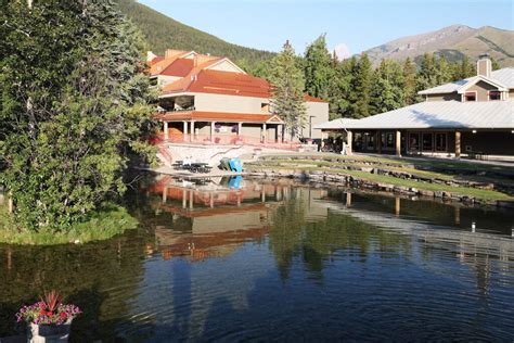 Kananaskis Country Hotels