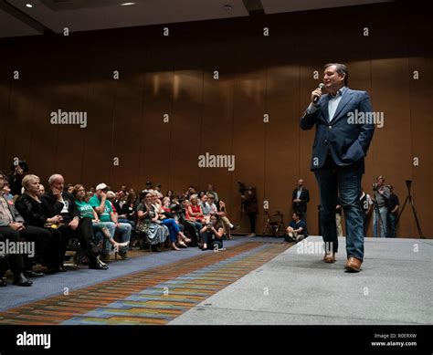 Republican Us Sen Ted Cruz Campaigns Before A Boisterous Crowd Of