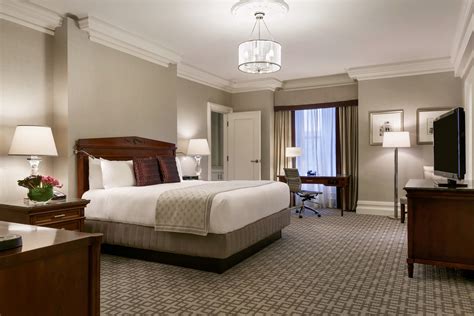 Elegant Hotel Rooms & Suites in Boston | Fairmont Copley Plaza