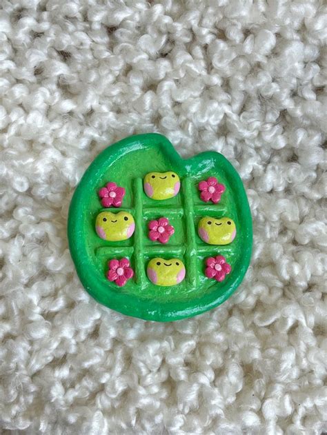 Handmade Clay Frog Tic Tac Toe Happilycharmed Diy Clay Crafts