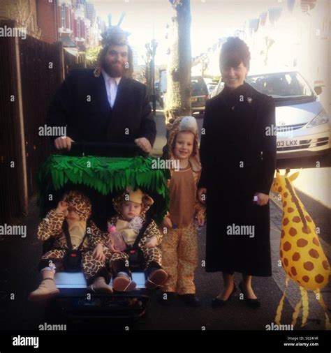 Purim celebrations at Stamford hill Stock Photo - Alamy