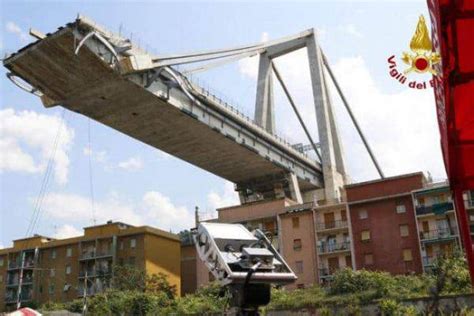 Crollo Ponte Morandi Coinvolto Un Camion Con Chili Di Hashish Era