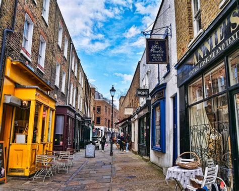 CAMDEN PASSAGE, London