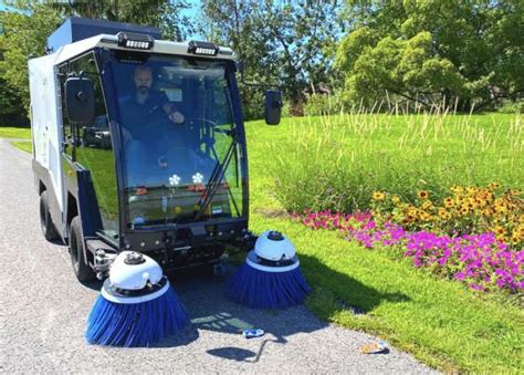 ‘mini Street Sweeper Helps Keep Bike Lanes Clean Sustainable