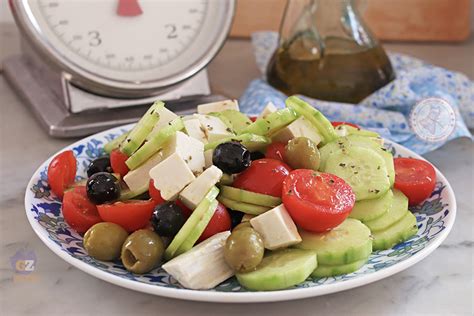 INSALATA DI CETRIOLI ALLA GRECA Ricetta Estiva