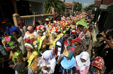 Perayaan Adat Ngarot Antara Foto