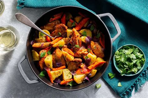 One Pot Braised Chicken With Carrots Potatoes And Thyme Sunbasket