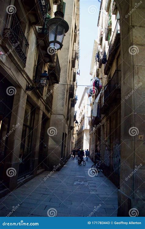 Alleyway In Barcelona Editorial Stock Photo Image Of History 171783443