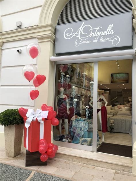 The Ultimate Valentines Day Window Display Ideas For Your Retail