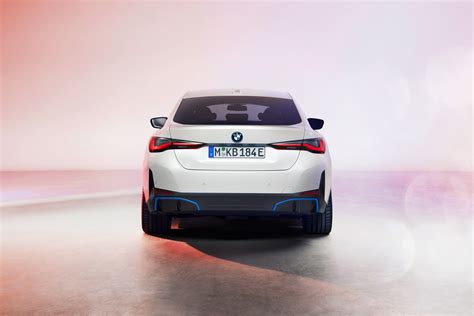 BMW estreia gran coupé elétrico i4 590 km de autonomia Auto Drive