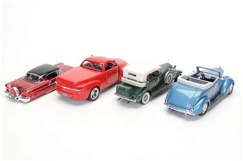 Danbury Mint, Road Legends and More Diecast Metal Classic Cars | EBTH