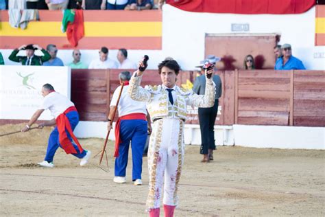 Fotos Morante Roca Rey Y Juanito Abren El Cartel Taurino De La Feria