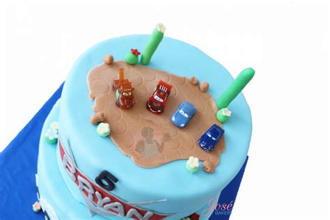 Cars Taart 22 Personen Bestellen Jose Bakery