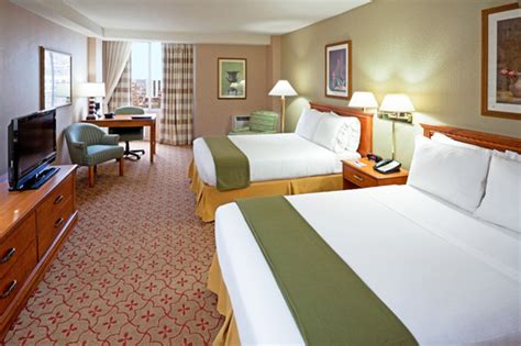 Holiday Inn Express Midtown — Visit Philadelphia — visitphilly.com