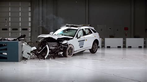 Genesis GV70 Achieves Top IIHS Safety Ratings In Both Gas And Electric