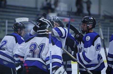 Gvsu Mens D2 Hockey Dominates In Opener Victory Over Indiana