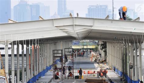 Foto Besok Diresmikan Pembangunan Skybridge Tanah Abang Baru