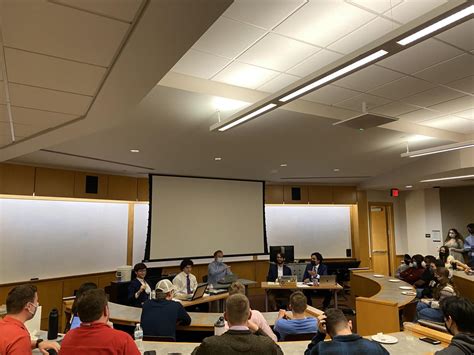 Vanderbilt College Democrats And Republicans Debate The Green New Deal The Vanderbilt Hustler