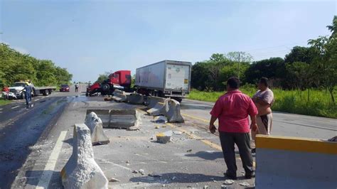 Trailer Se Accidenta En La Villahermosa Macuspana No Hubo Heridos Ni