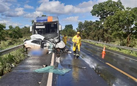 Pais Filhos E Sobrinha Morreram Em Acidente Com Carros E ônibus Na Br