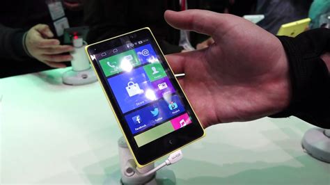 Mwc 2014 Nokia Xl Hands On Youtube