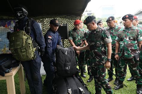 Panglima Tni Cek Kesiapan Pasukan Elit Tni Al Di Cilandak Klik Warta