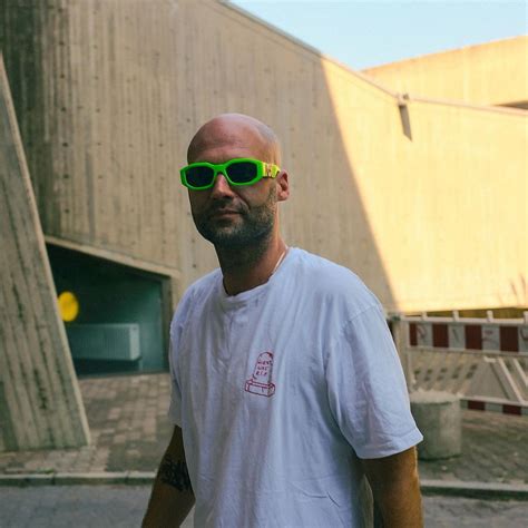 thabo tracks  shaped  sound