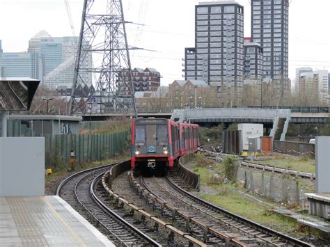 Docklands Light Railway Train © Gareth James Cc By Sa20