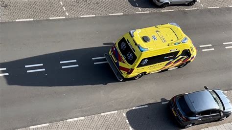 Ambulance Kennemerland Met Spoed Naar Een Ongeval Op Kruising