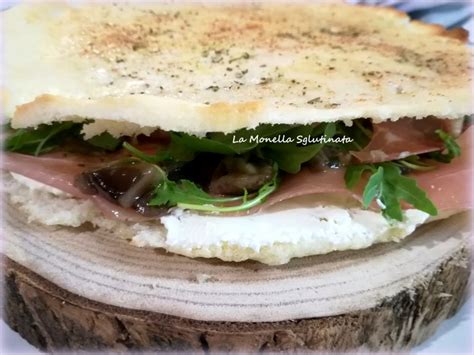 Focaccia Boscaiola Con Robiola Crudo E Funghi La Monella Sglutinata