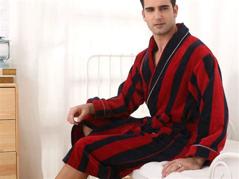Как выбрать мужской халат