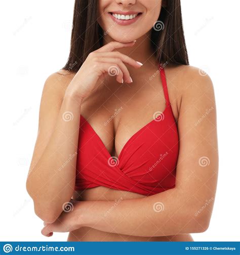 Mujer Atractiva Bonita Con El Cuerpo Delgado En Bikini Rojo Elegante En