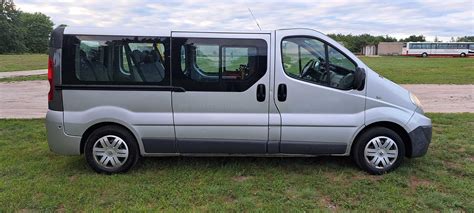 Renault Trafic 2 0 dci Long 8 osmo osobowy klima wida do wózka Koło